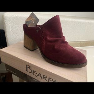 Bearpaw heeled slip on boot size 9 maroon